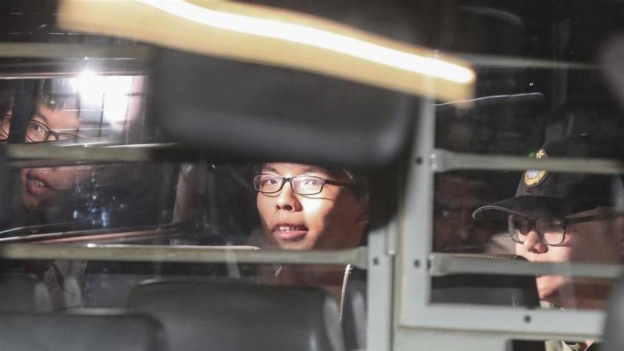 Hong Kong condena a la cárcel a tres activistas prodemocráticos