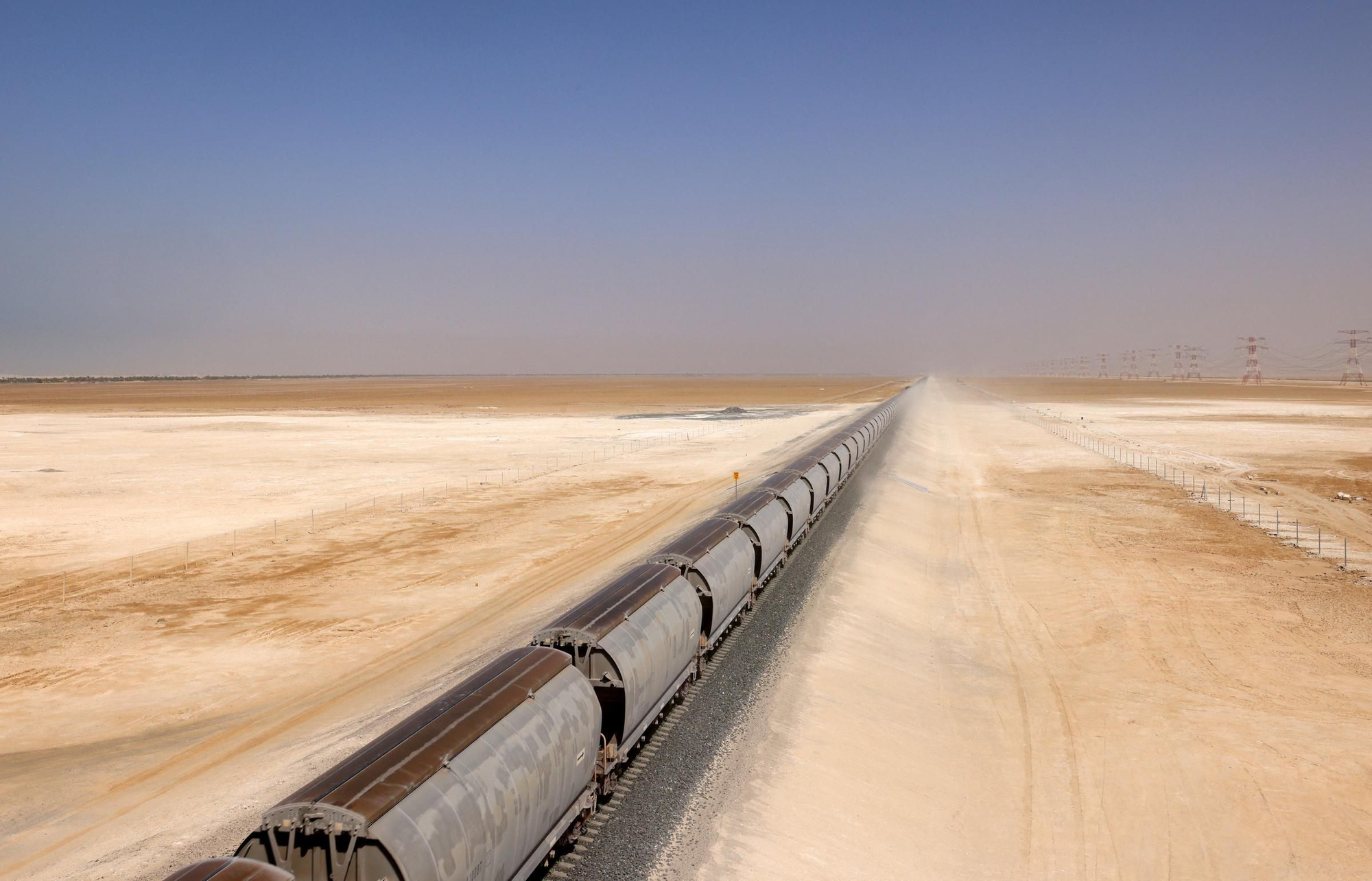 Un tren de la red Etihad Rail, en al-Mirfa.