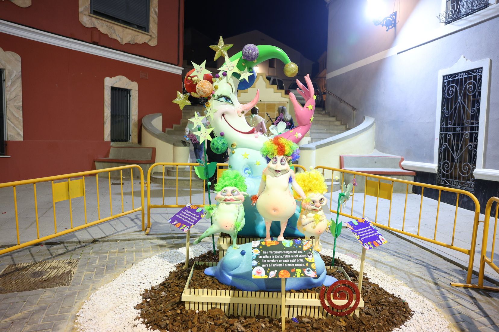 La falla de Montserrat recibe a Berta y Lucía