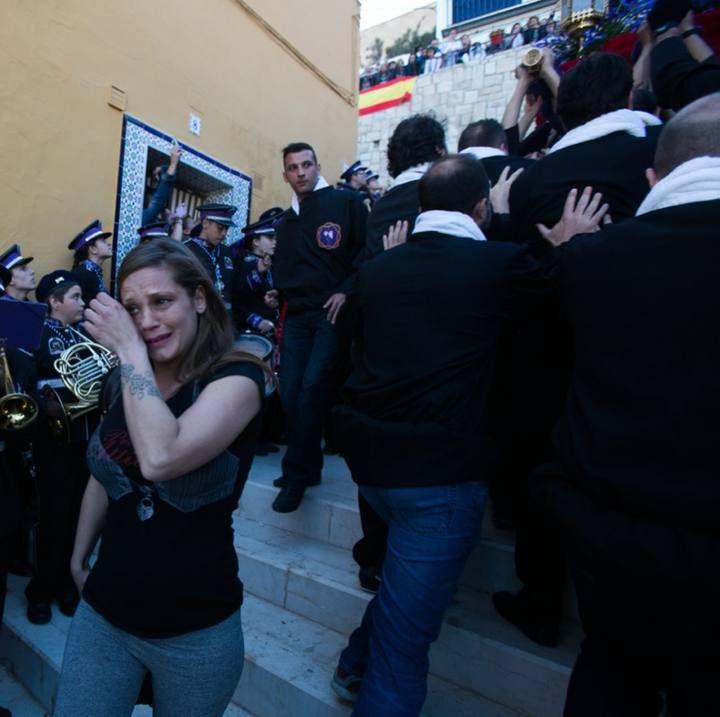 Alicante se vuelca con la procesión de Santa Cruz