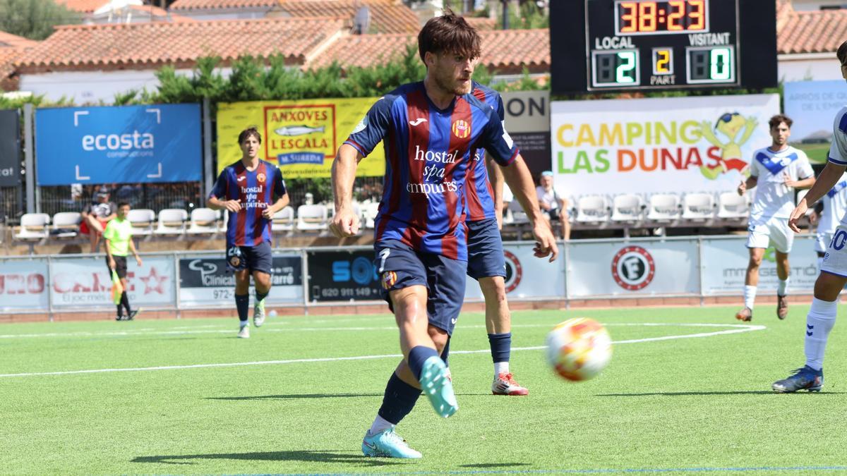 Xevi Germán, que avui ha estat titular a Vilassar de Mar, en un partit d'aquesta temporada amb l'Escala