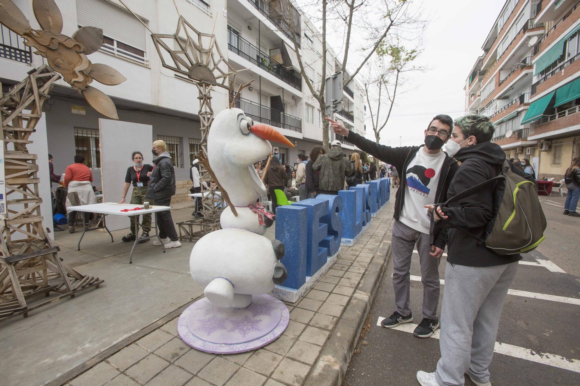 Talleres de estética, emergencias y laboratorios, en plena calle de Alicante