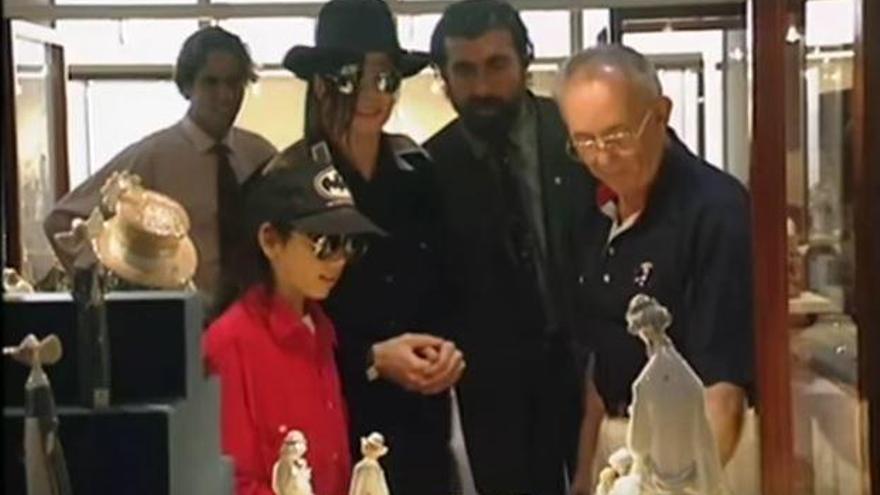 Michael Jackson con uno de los hermanos Lladró