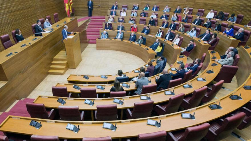 Las Cortes tramitan la ley de Comarcas pese a la oposición de la Diputación de Alicante