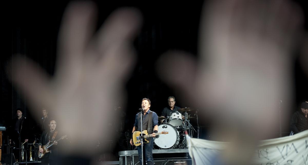 Bruce Springsteen, en el escenario del Estadi Olímpic de Montjuïc, en mayo del 2012.