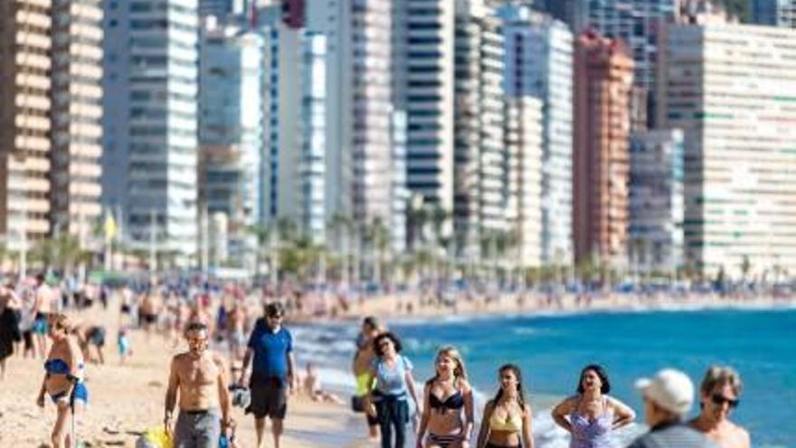 El turismo se consolida como motor de riqueza y aporta ya 16.000 millones al PIB