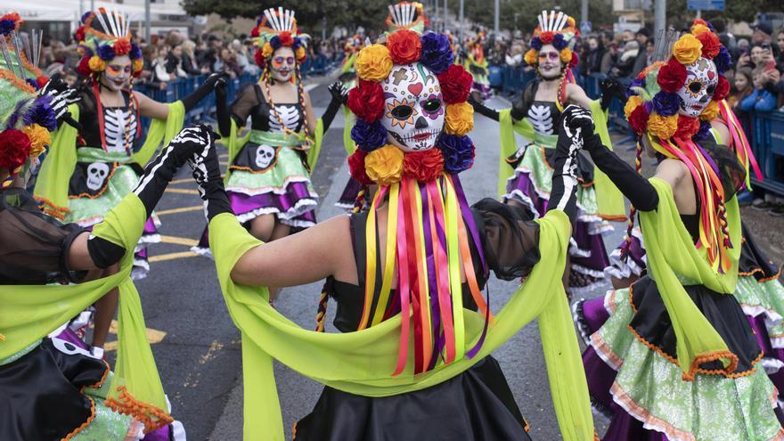 La rua de Tossa tanca el Carnaval de la Costa Brava sud