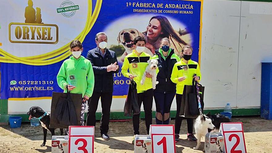 La cita deportiva finalizó con la entrega de trofeos. | SERVICIO ESPECIAL