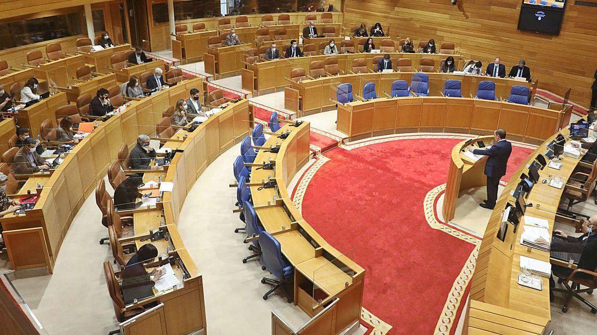 Sesión plenaria ayer del Parlamento gallego.