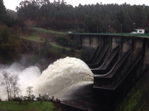 El temporal desborda los ríos de Pontevedra