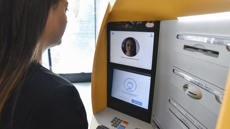 Nueva actualización para los cajeros automáticos en España: Así podrás sacar dinero a partir de ahora