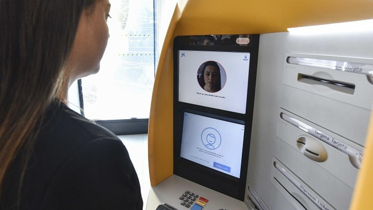 Reconocimiento facial en cajero biométrico