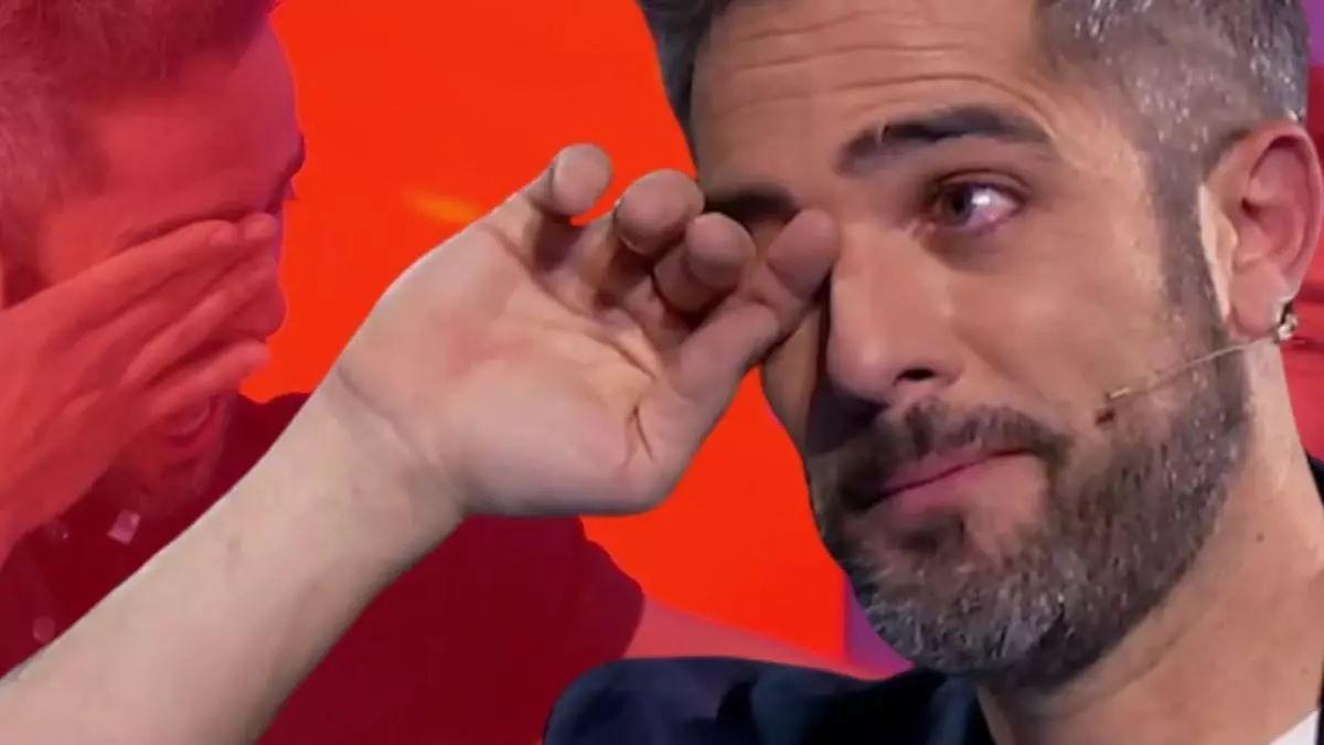 Roberto Leal rompe a llorar en 'Pasaplabra'.