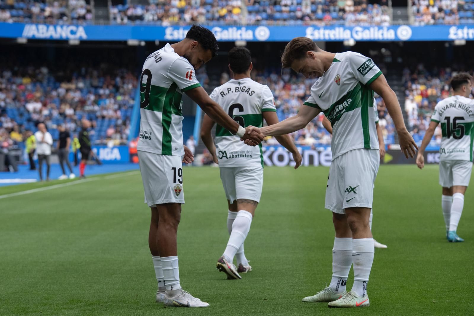 El Elche manda en el campo y en el marcador