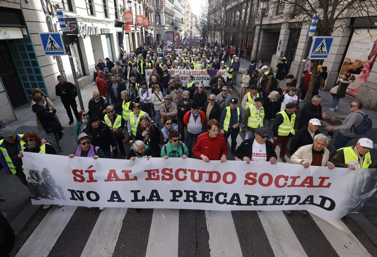 El Govern salva les pensions i perd les mesures antidesnonaments