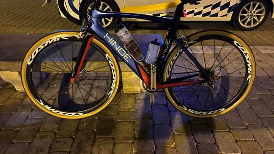 La Policía Local de Alcúdia recupera una bicicleta de competición robada valorada en 4.000 euros