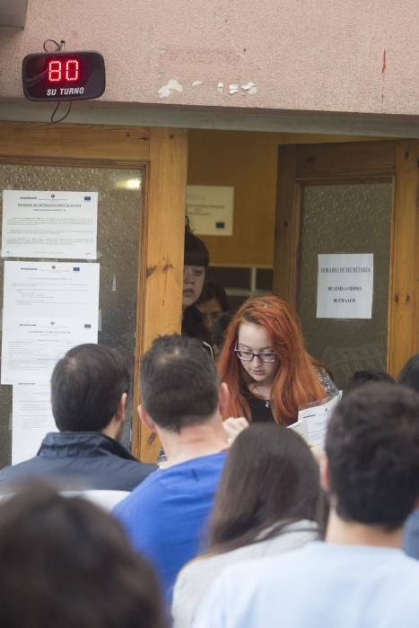 Colas en el IES Cerdeño