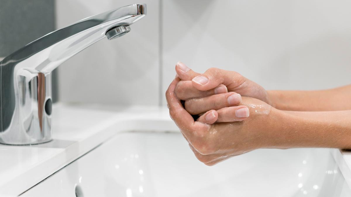 Aprende a ahorrar agua en casa para combatir el cambio climático y la escasez de este recurso.