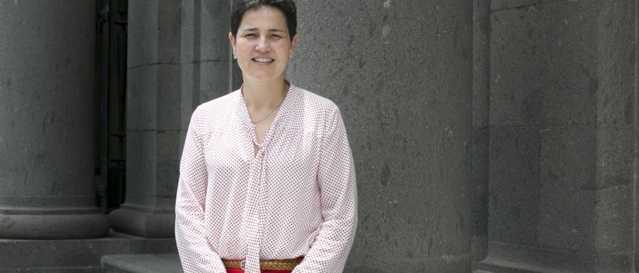 Rita María Domínguez, a las puertas de la sede de la Delegación del Gobierno en la capital grancanaria.