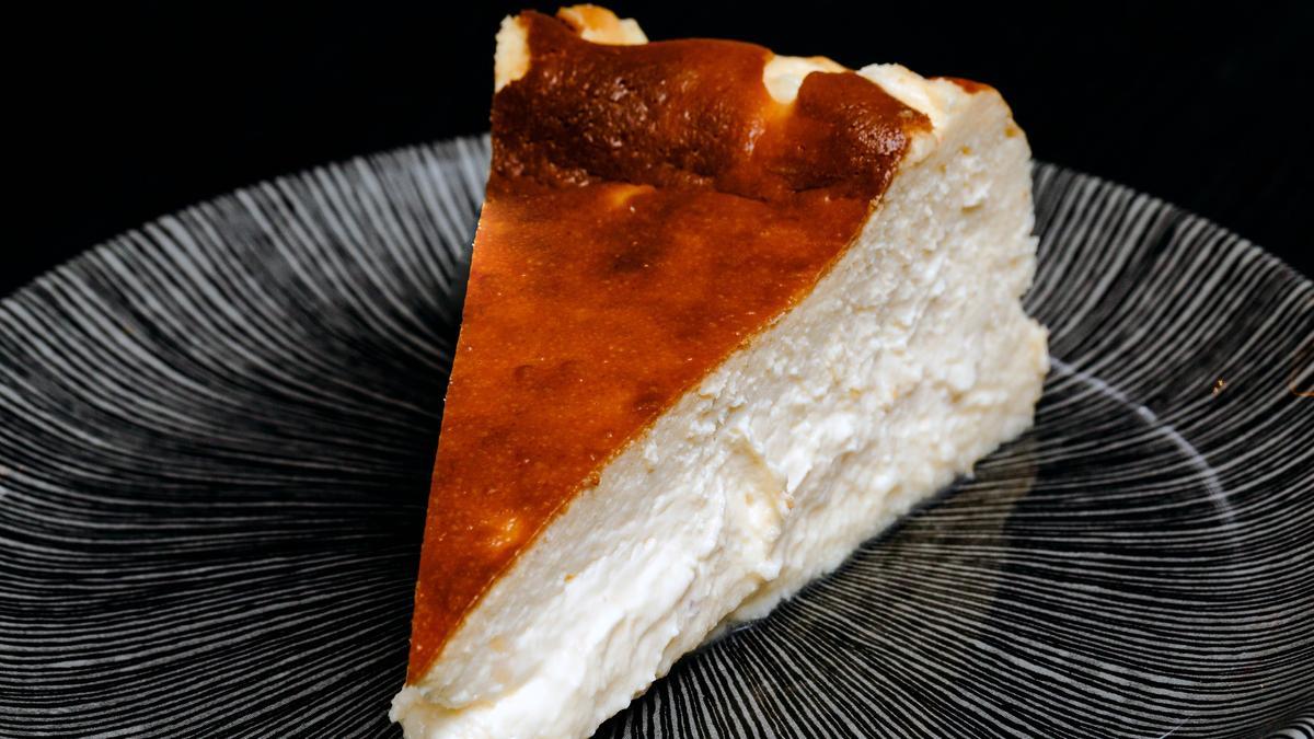 Tarta de queso a la vasca de Carlotta Delicato, chef del restaurante Fire (Hotel W)