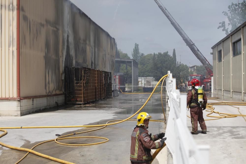 Incendi d'una nau a Porqueres