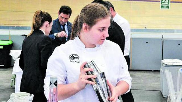 Una alumna durante una muestra de FP. | DI