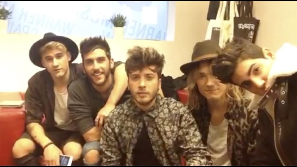 Auryn manda un saludo a las lectoras de Woman