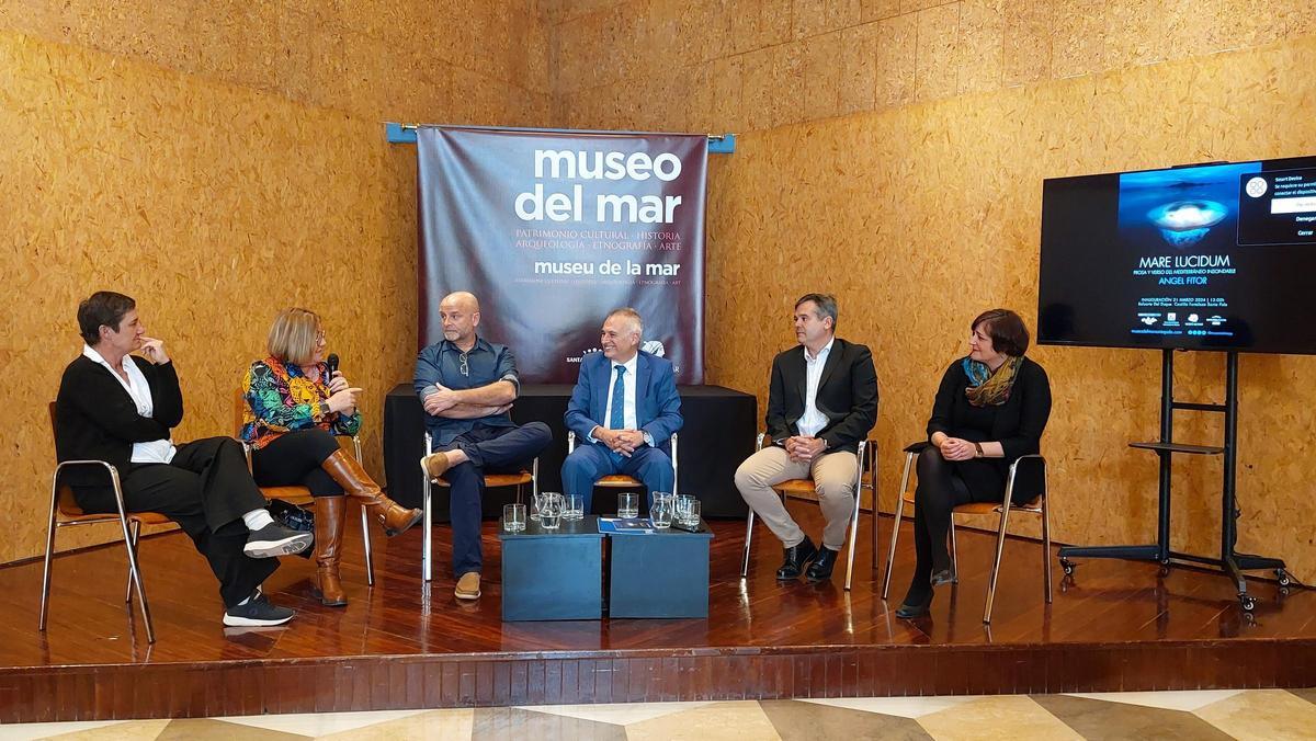 Presentación de la exposición de Ángel Fitor en el Museo del Mar de Santa Pola esta semana