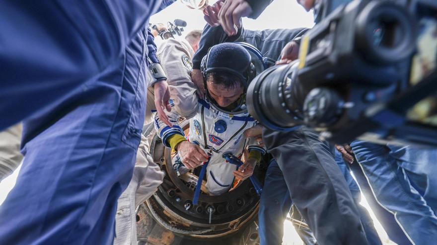 El astronauta Frank Rubio aterriza en Kazajistán tras pasar 371 días en el espacio