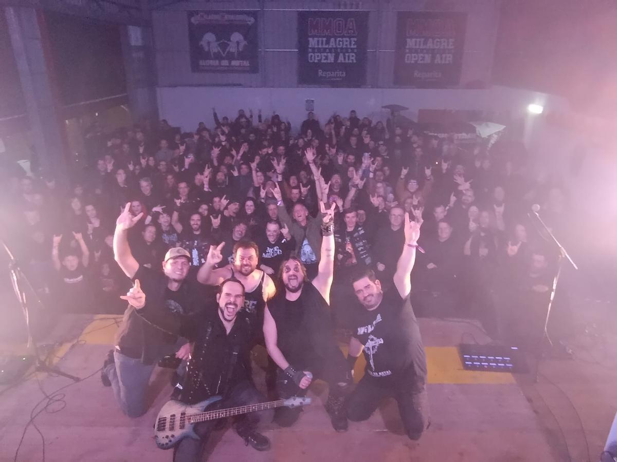 WARG con su público al finalizar el concierto