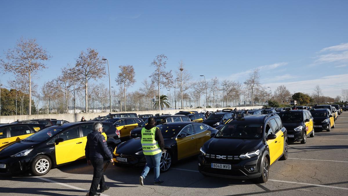 Una concentración de taxis en Barcelona el 29 de enero de 2025