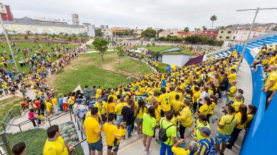 La marea amarilla rumbo al Negrín