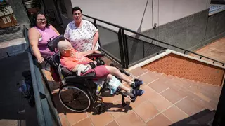 Dos meses sin poder salir de su casa en Badajoz por un ictus
