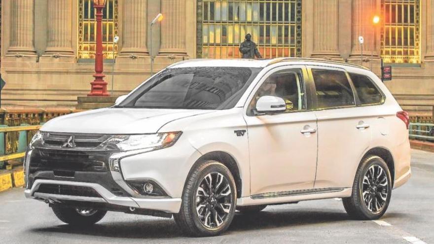 Mitsubishi Outlander PHEV: Corrent continu