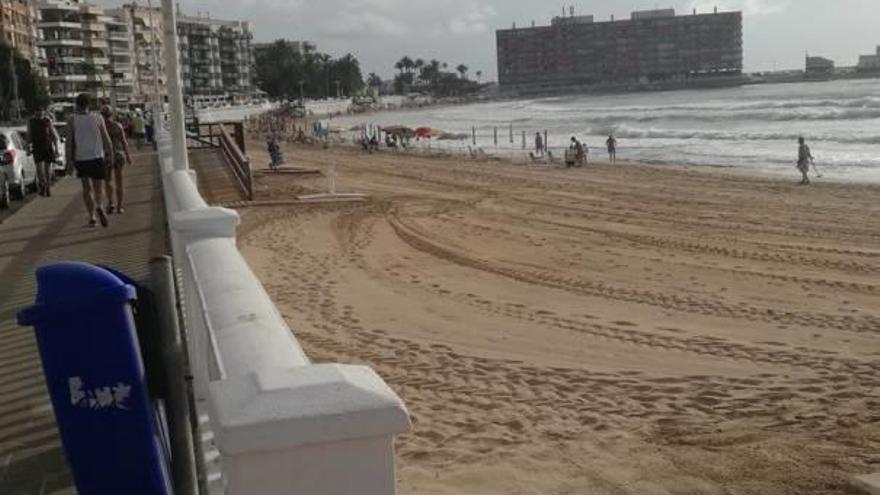 Reparación de urgencia en las playas tras el temporal