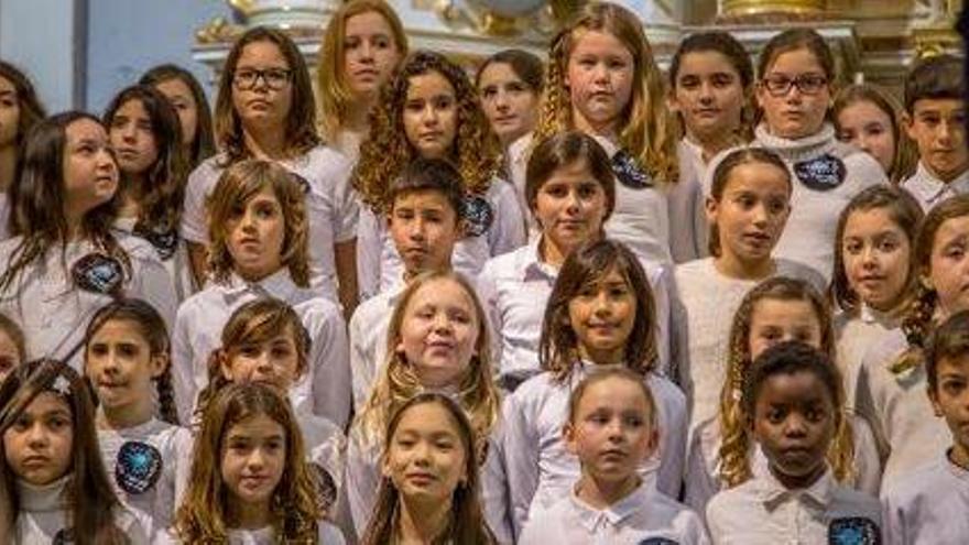 Los niños del coro, en una edición anterior del &#039;Concert de Nadal&#039;.