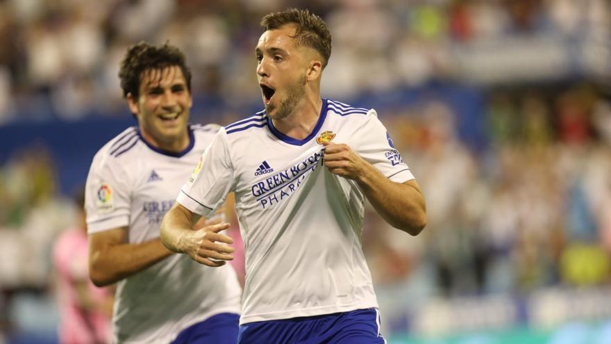 Vada se toca el escudo tras marcar gol frente al Lugo