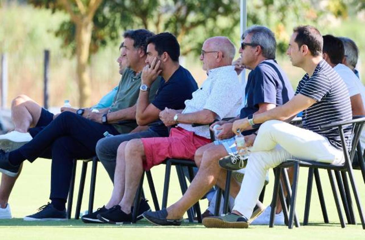 Deco ha seguido atentamente el partido del Barça Atlètic