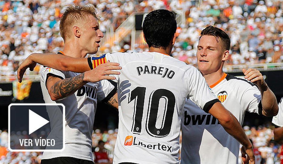Dos penaltis dan al Valencia su primera victoria