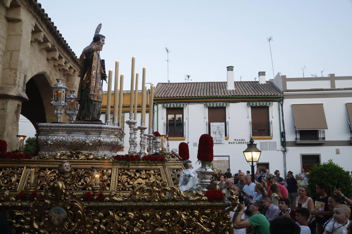 San Lorenzo Mártir recorre las calles de Córdoba en su tradicional procesión de agosto San Lorenzo Mártir recorre las calles de Córdoba en su tradicional procesión de agosto