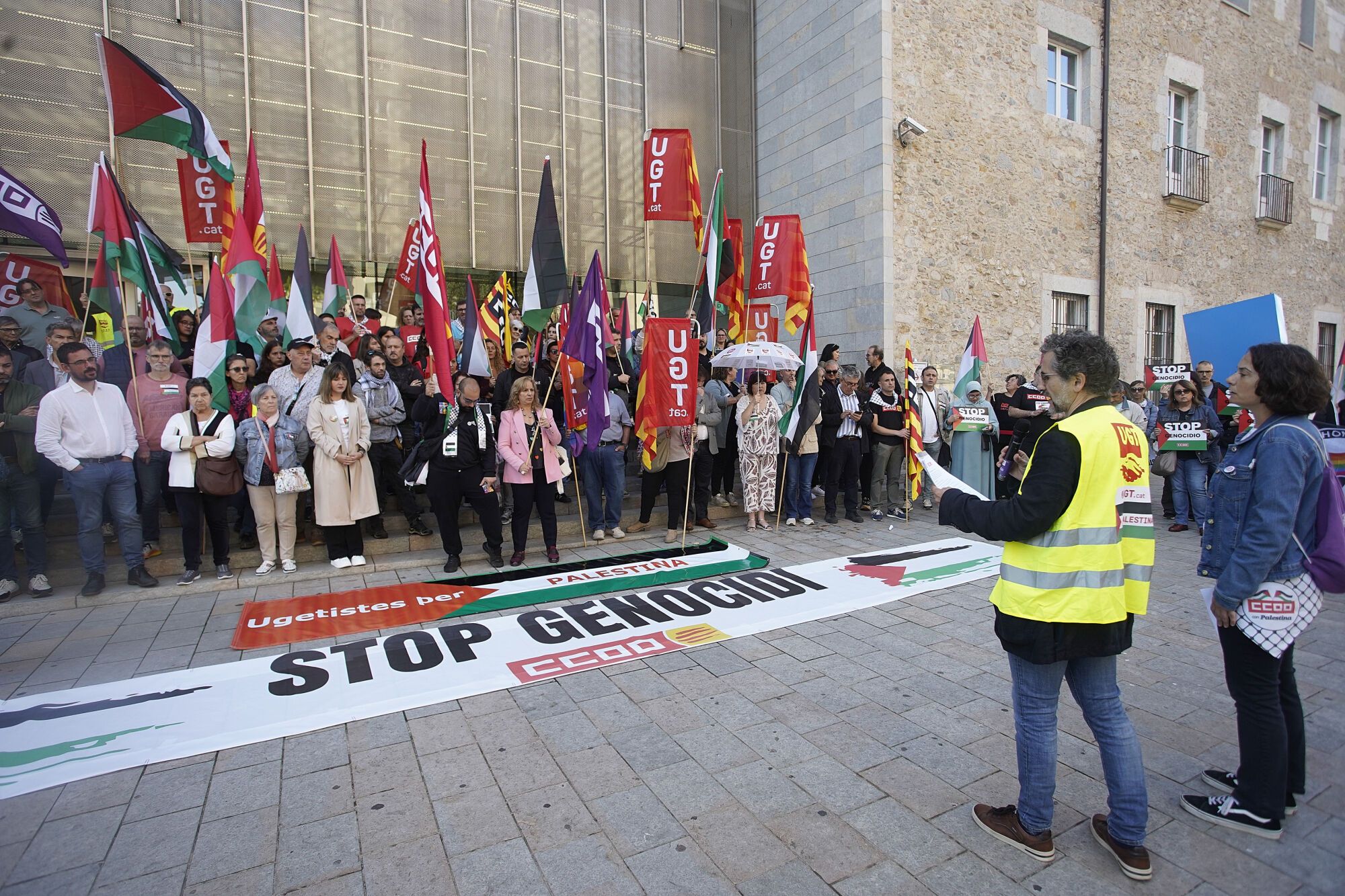 Girona concentració davant de la seu de la Generalitat de Girona vaga general en suport a Palestina