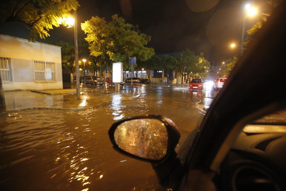 La lluvia llega a Alicante