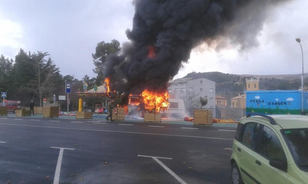 Crema mitja atracció dels cavallets a Sallent