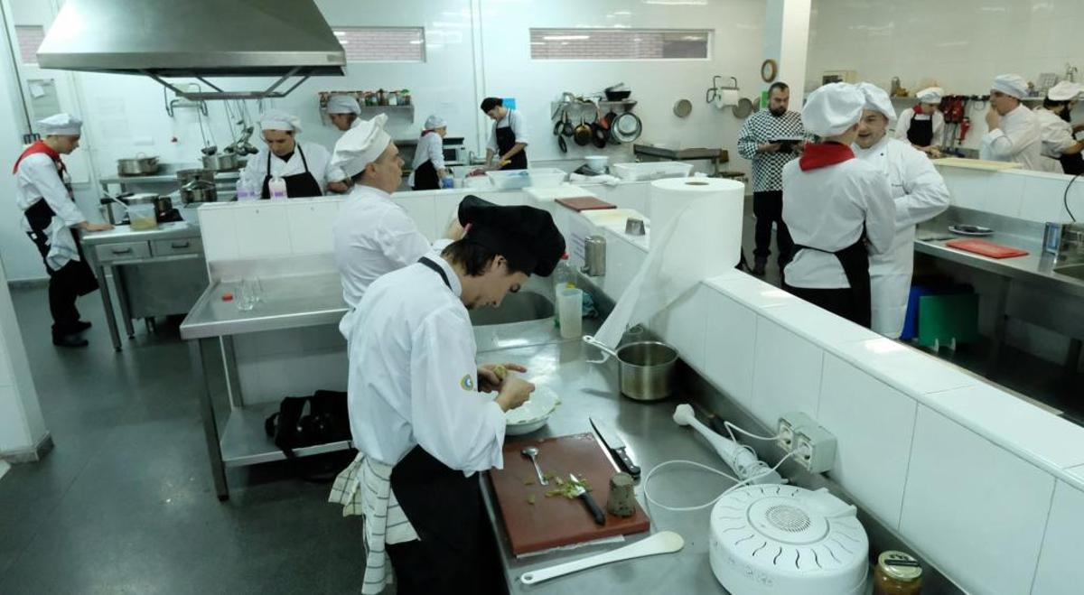 La Escuela de Hostelería de Aller, premio "Serondaya de la Cultura"