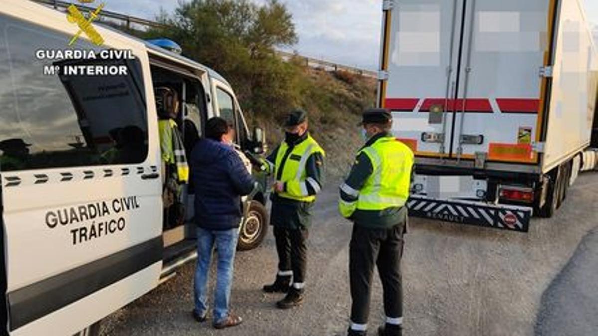 La Guardia Civil intercepta al camión que tenía destino Málaga