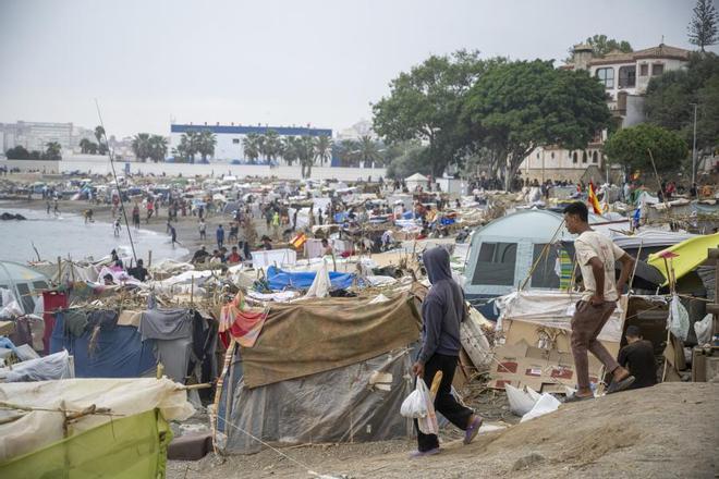 El Gobierno construirá dos centros permanentes con 1.600 plazas en Ceuta y Melilla para identificar a los inmigrantes
