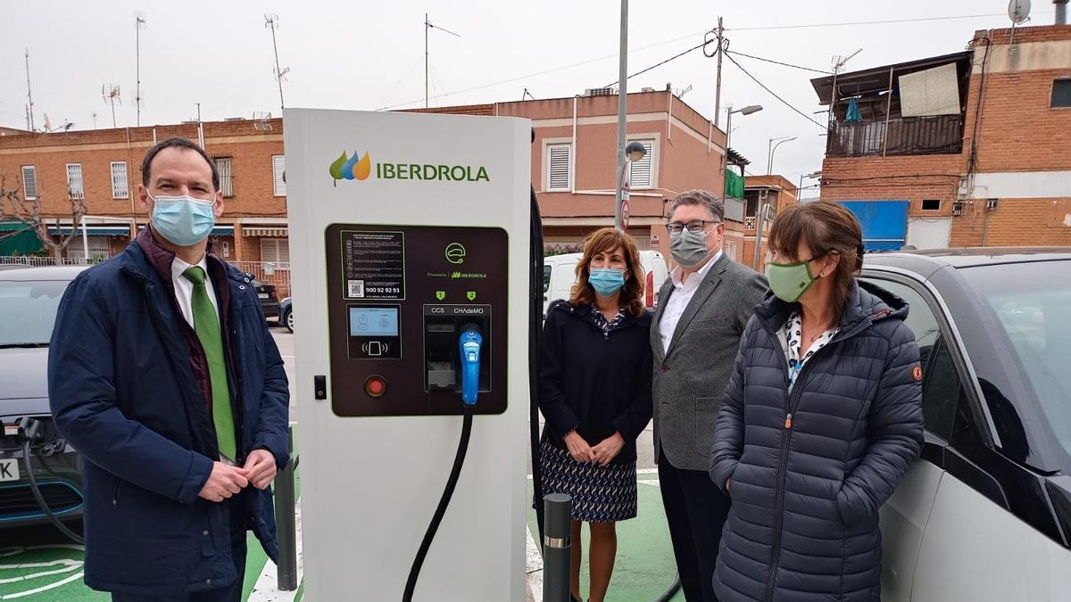 Imagen de la presentación de uno de los cargadores, esta mañana, en Murcia.