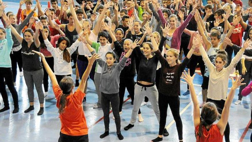 120 alumnes del Pius aprenen una coreografia en 5 dies per portar-la al Kursaal