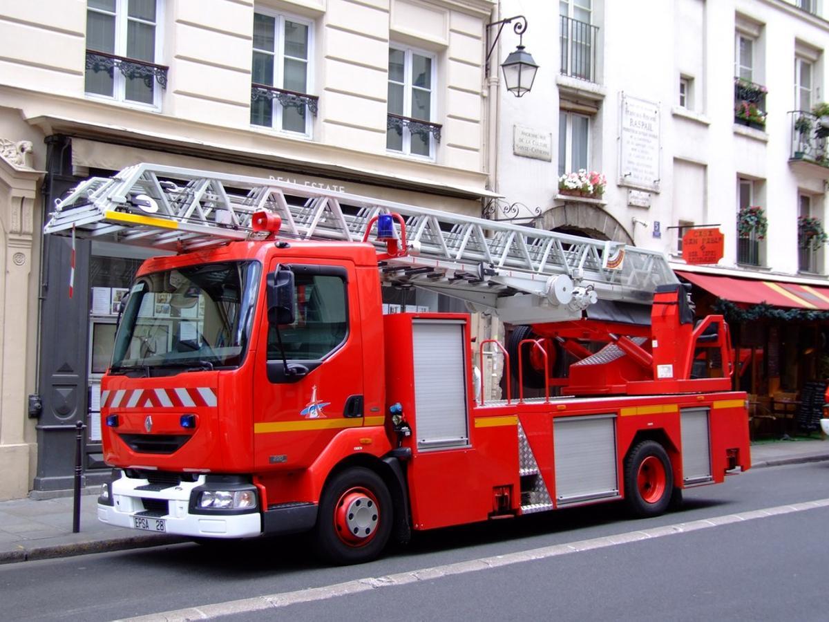 sapeurs pompiers de paris renault 220 dci