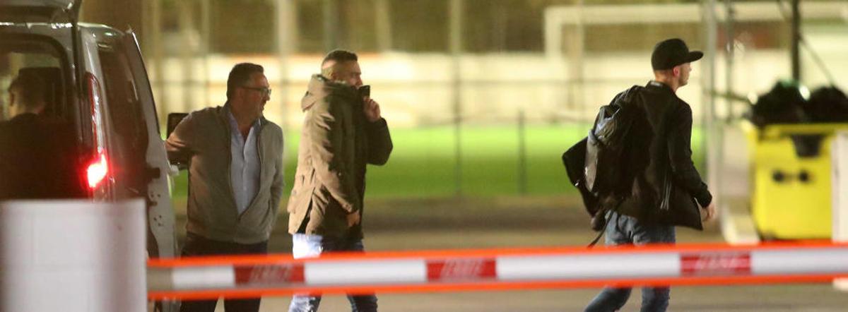 Rodrigo junto a Cillessen en Paterna